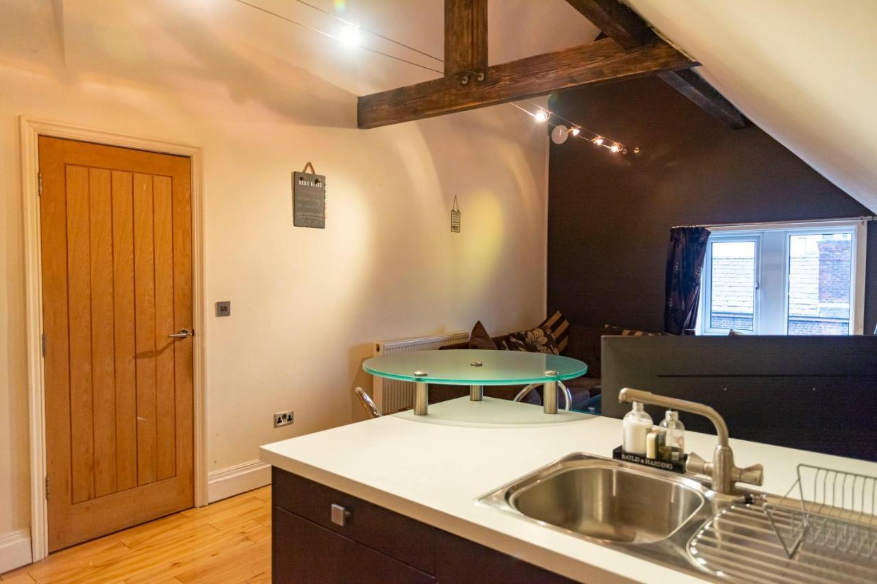 No.2 - The Old Red King Pub Mcr Apartment *